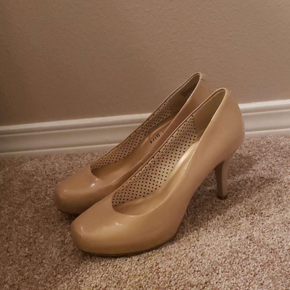 Madden Girl Nude Pumps